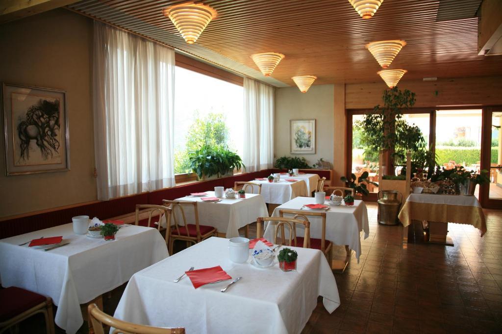 Albergo Benito Понте-нелле-Альпи Экстерьер фото
